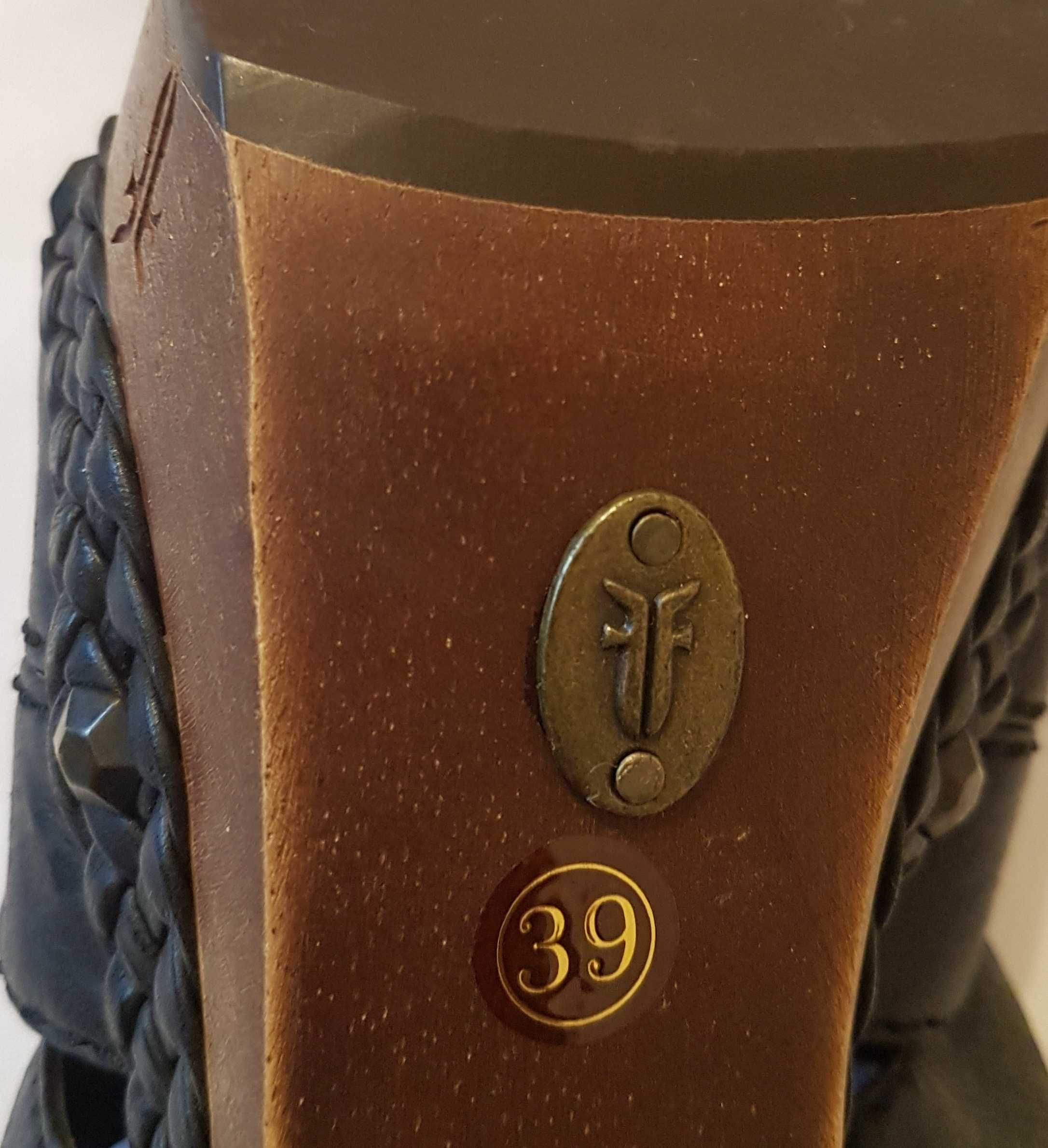 Czarne skórzane buty FRYE na obcasie jak nowe r.39