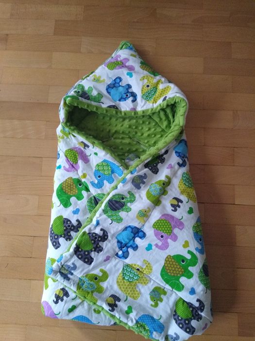 Kołderka z kapturkiem śpiworek kocyk