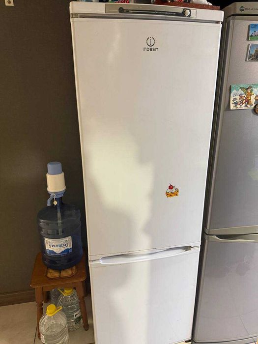 Холодильник INDESIT