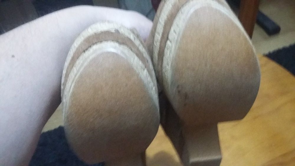 Vendo Sapatos de Senhora em Cortiça