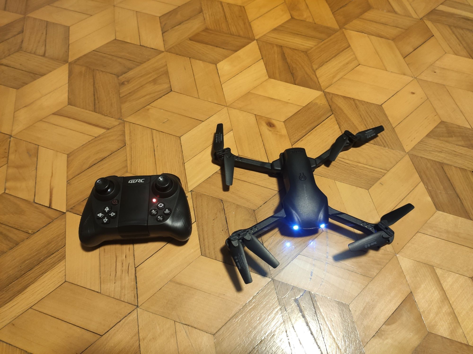 Zabawkowy dron 4drc