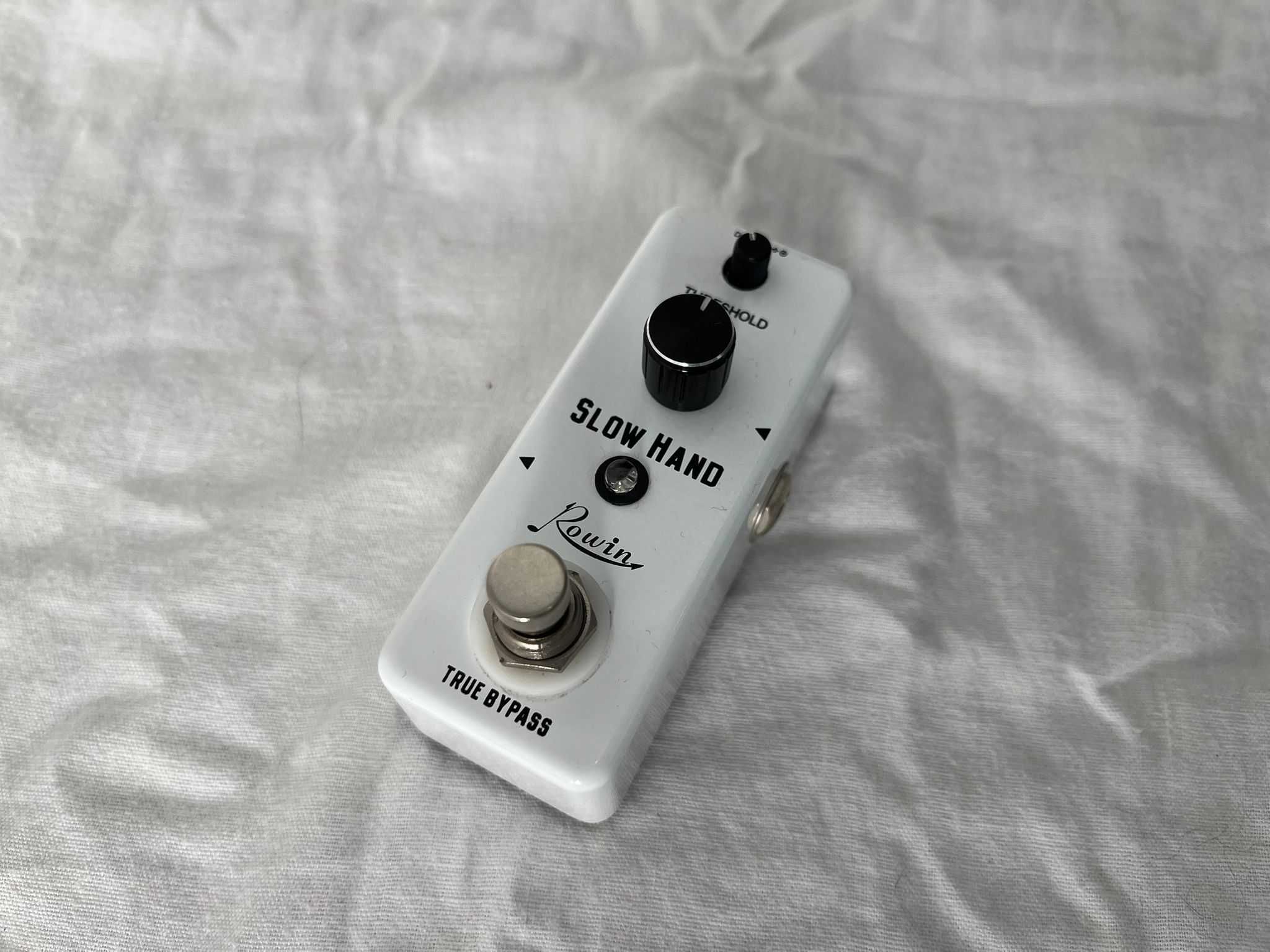 Pedal Rowin Slow Hand (clone do Boss SG-1)