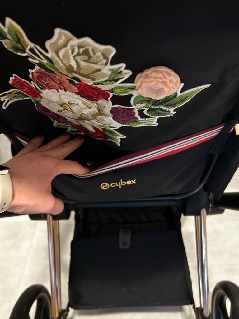 Wózek spacerowy Cybex Priam 2.0 Lux Platinum Spring Blossom