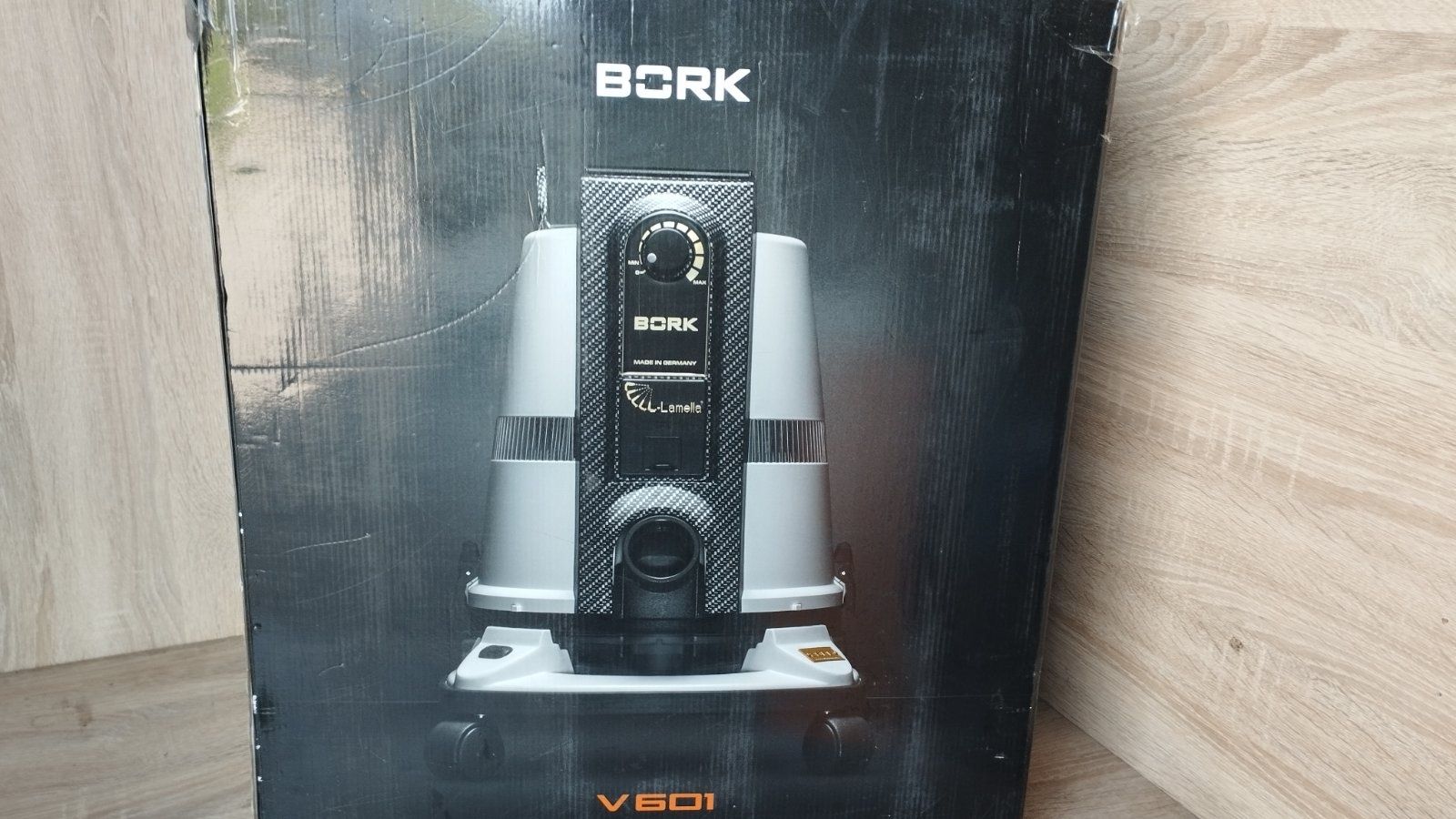 Пилосос з аквафільтром Bork  V601 НОВИЙ