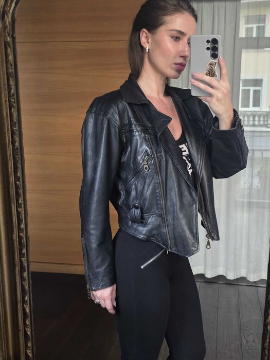 Стильна вінтажна косуха з натуральної шкіри жіноча чорна приталена