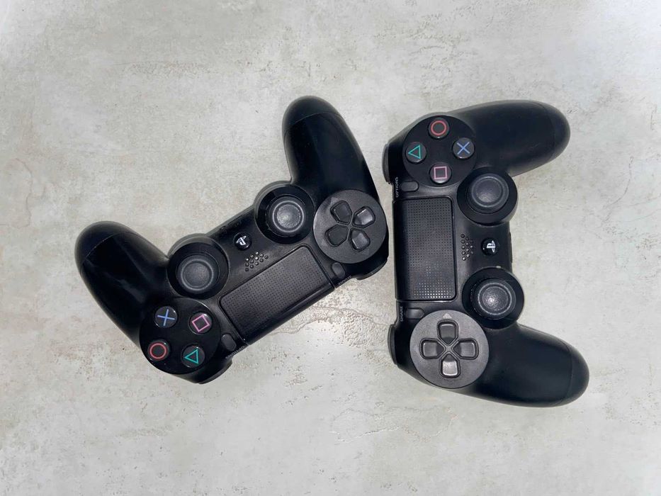 Консоль Sony PlayStation 4 PRO 1TB + два Геймпада