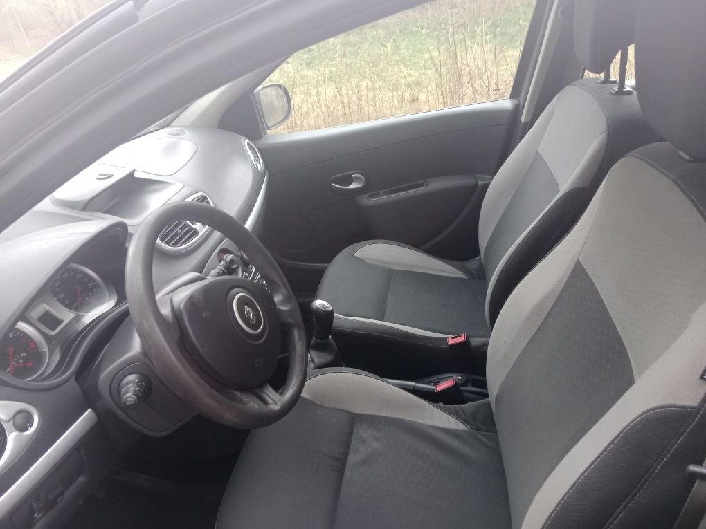 Sprzedam Renault Clio 3 2010rok silnik 1.2 z gazem