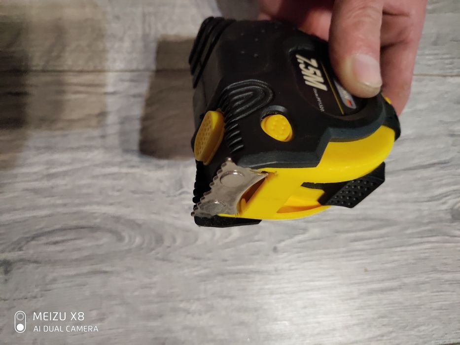 Рулетка магнитная