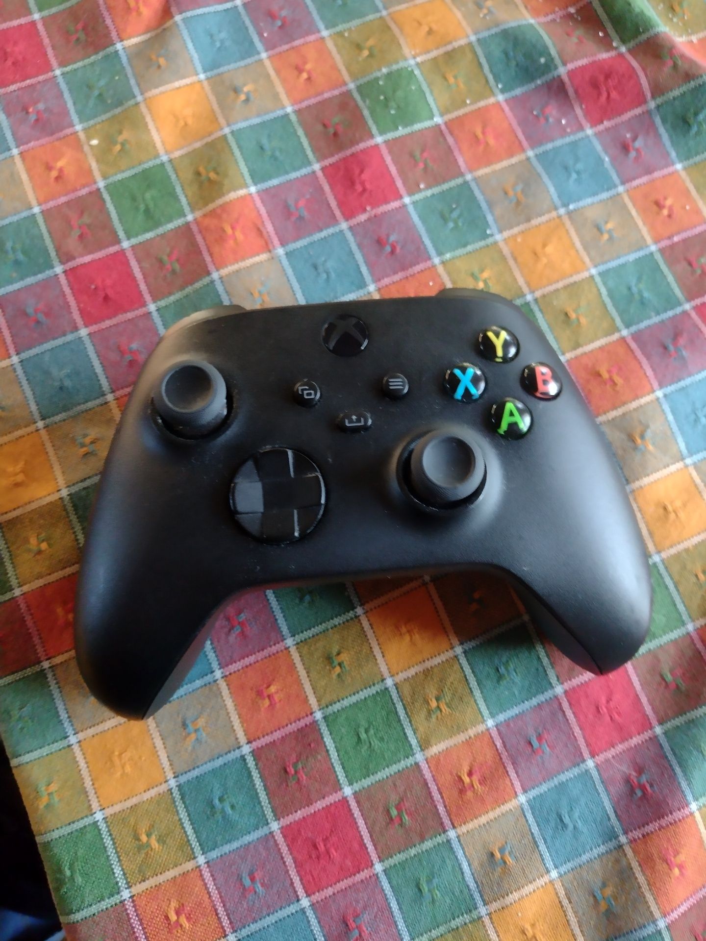 Xbox one S sprawny z 1 kontrolerem,2 grami