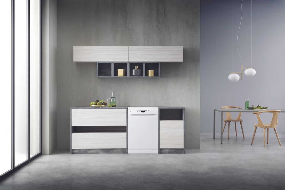 Посудомийна машина окремостояча Whirlpool W2FHD624