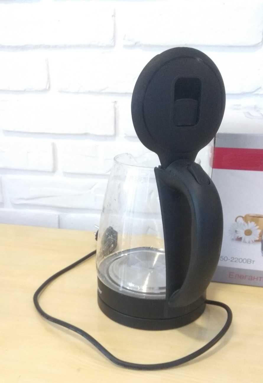 Чайник с длинным кабелем, RGB подсветкой, 2.2 л, 2 кВт Domotec