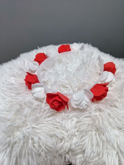 Opaska wianek biało czerwony różyczki