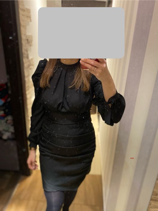 Dopasowana sukienka larissa L