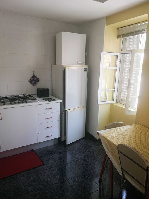 Apartamento T0 poucos minutos pólo principal