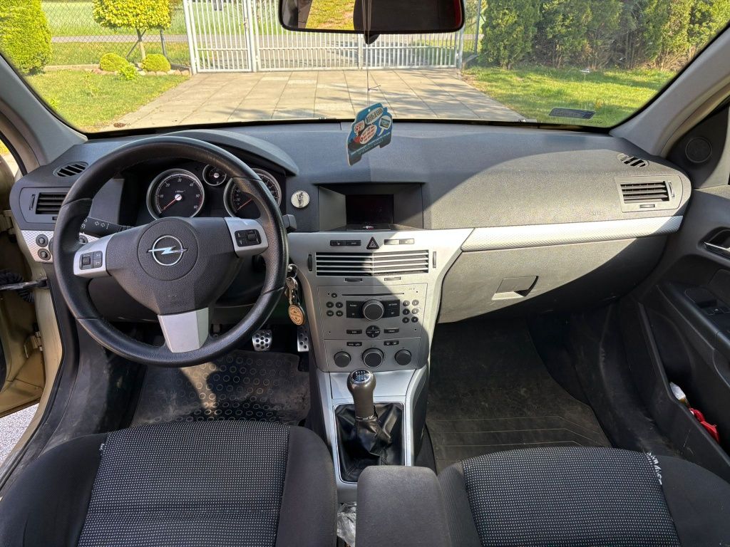 Opel Astra H 1.9CDTI 150km