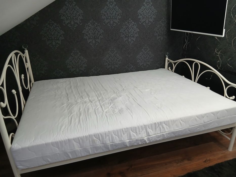 Metalowe białe łóżko Glamour plus Materac i stelaż