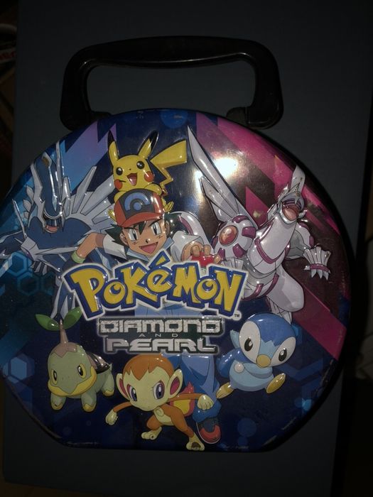 Caixa metálica Pokémon