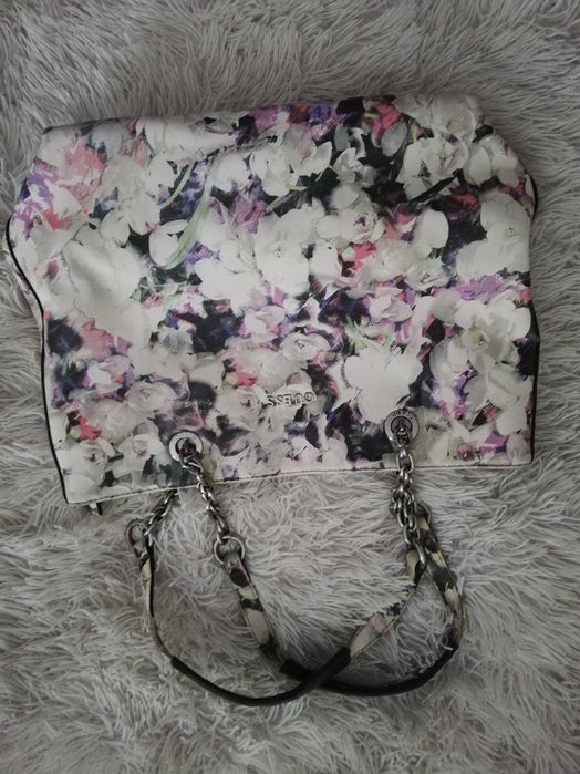 torebka Guess w kwiaty pojemna A4