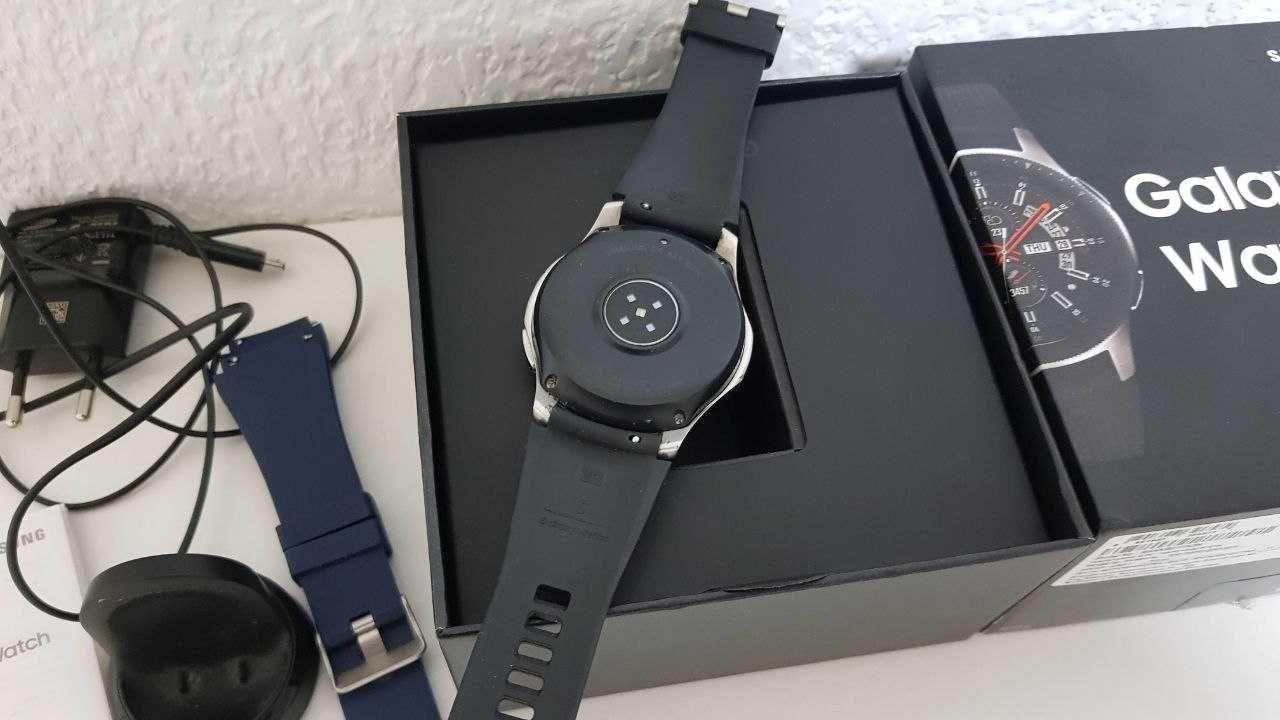 Смарт годинник Samsung Watch 46mm R800
