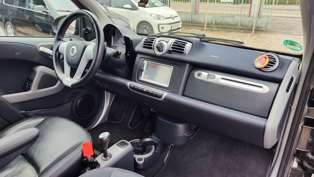 Smart Fortwo 2011 rok najbogatsze wyposażenie