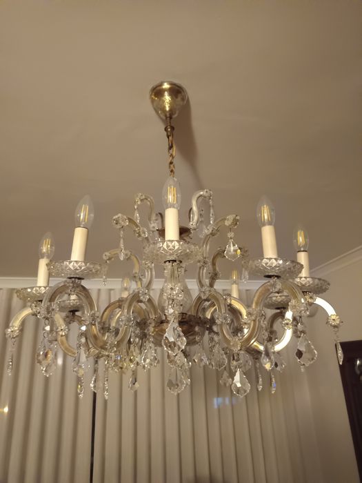 Lustre de cristal com 12 velas