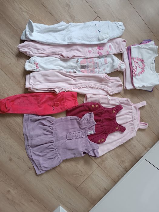 Zestaw ubrranek niemowlęcych r.68