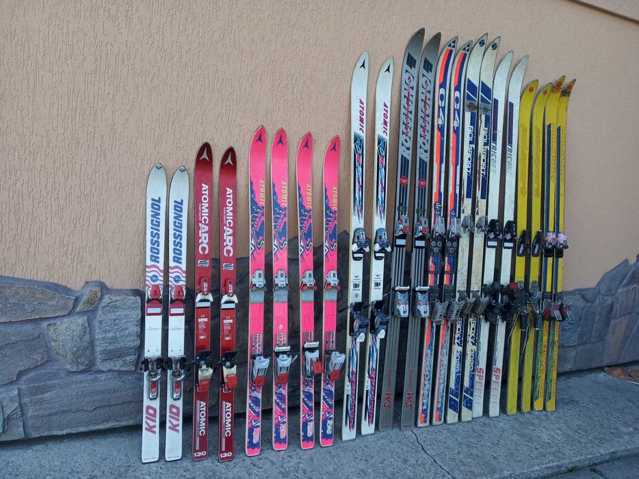 Narty różne zjazdowe