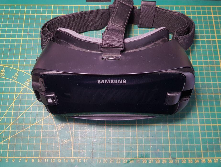 Samsung Gear VR z kontrolerem SM-R324