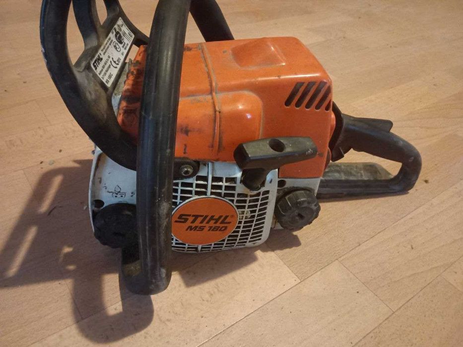 Пилка stihl 180 без шини і цепа все працює ідеально 2500грн