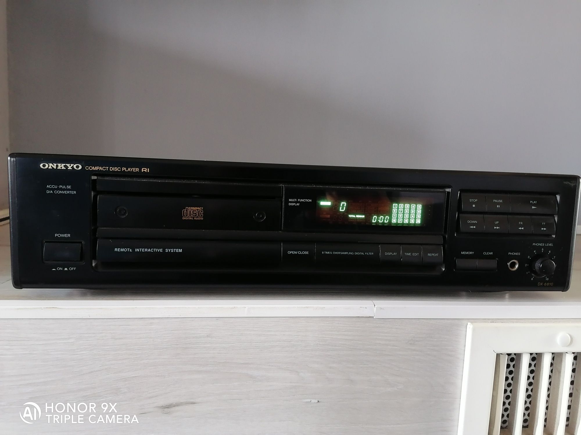 Onkyo DX-6810 compact disc player. CD плеер.