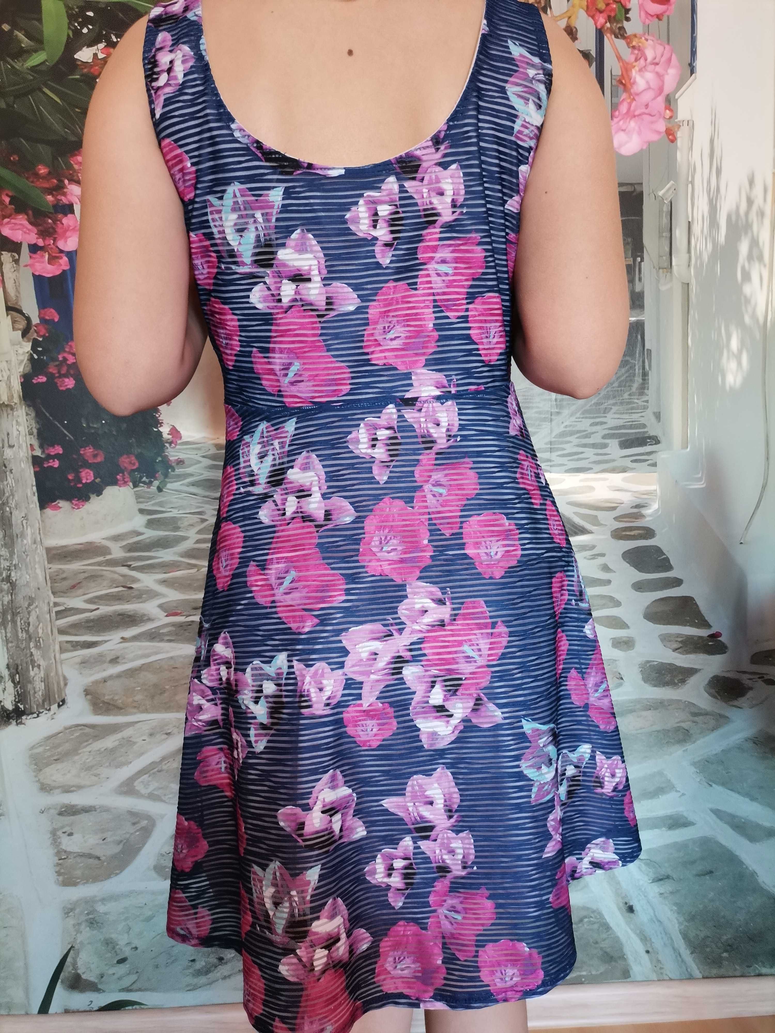 Sukienka Amisu rozm. 38 na lato granatowa w kwiaty na ramiączkach