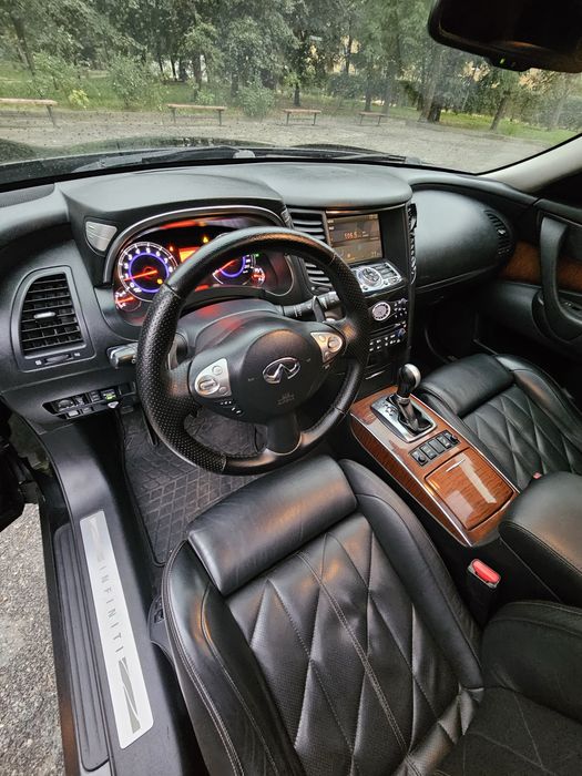 Продам Infiniti FX50 5.0 V8 | AWD | Sport Package |