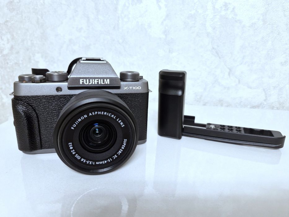 Fujifilm X-T100  + Fujinon 15-45mm