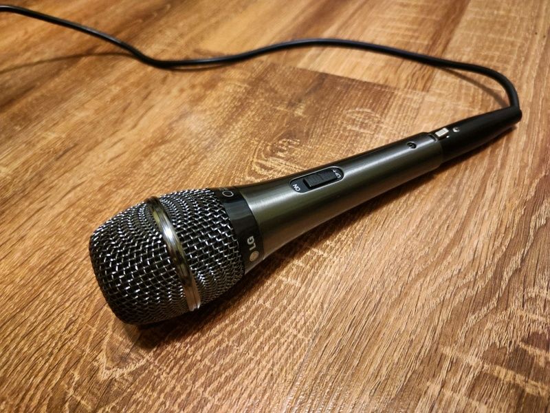 Высококачественный динамический микрофон марки LG, модель JHC-1