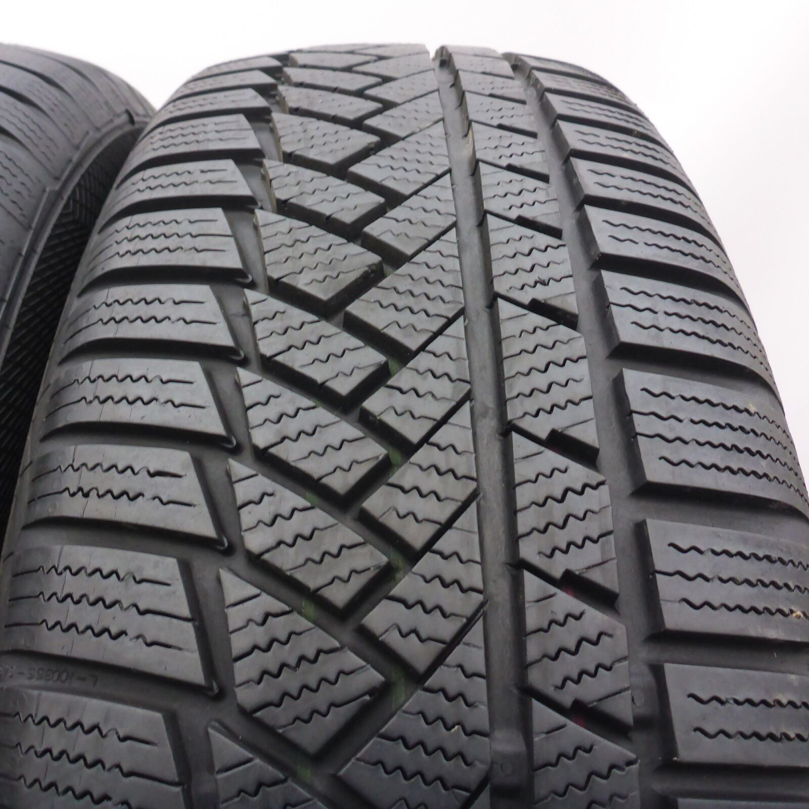 Opony 215/65/17 Continental 215/65R17 99H SUV Zimowe 2017 6,8-7,8mm