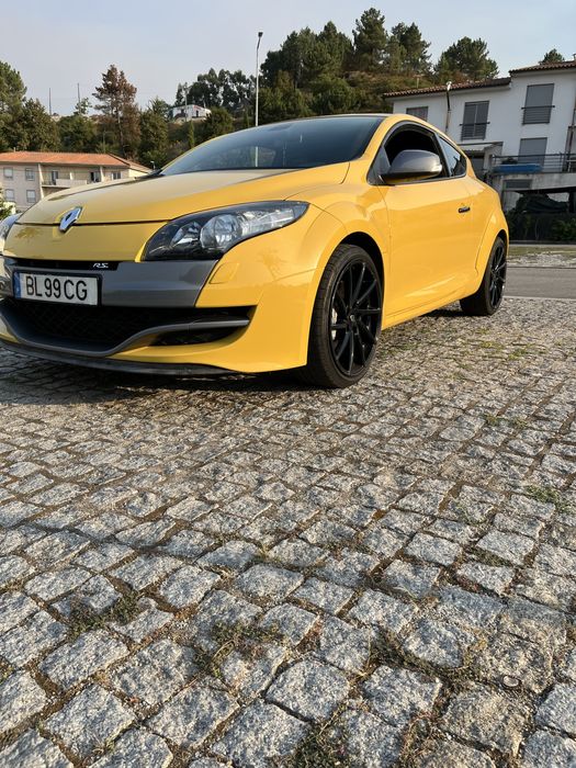 Vendo Megane RS.