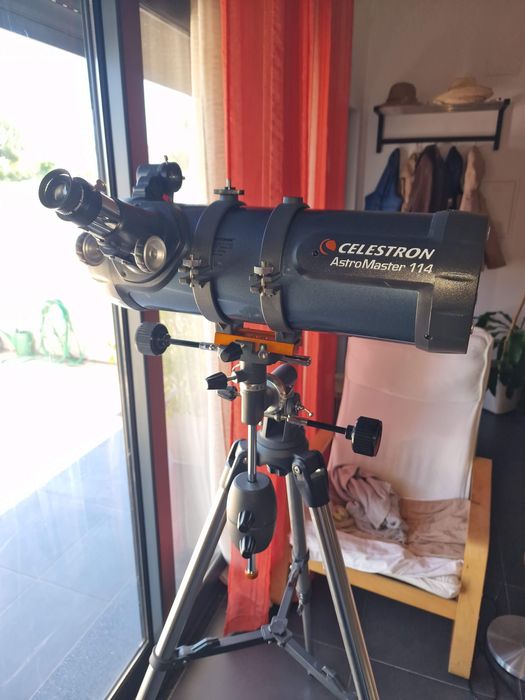 Telescópio Celestron Astromaster 114/1000 EQ