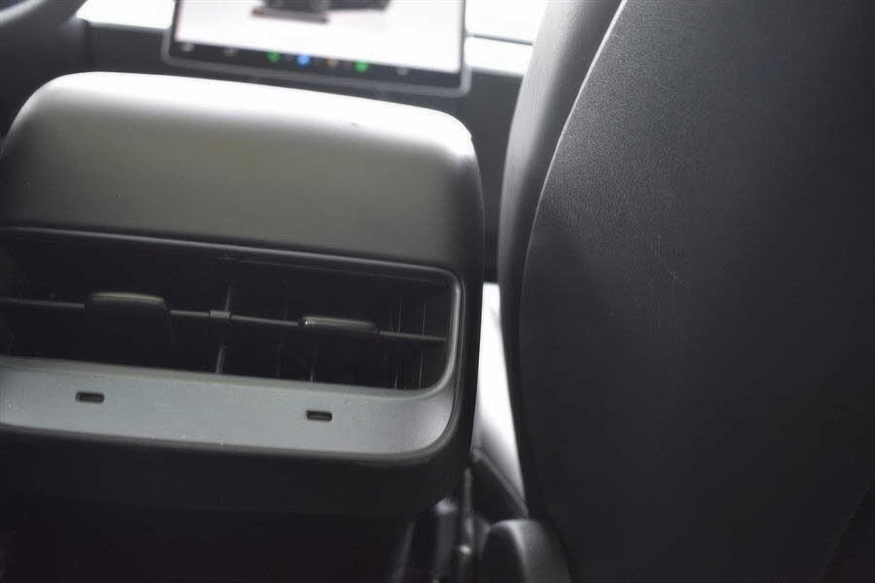 Tesla Model 3  2023