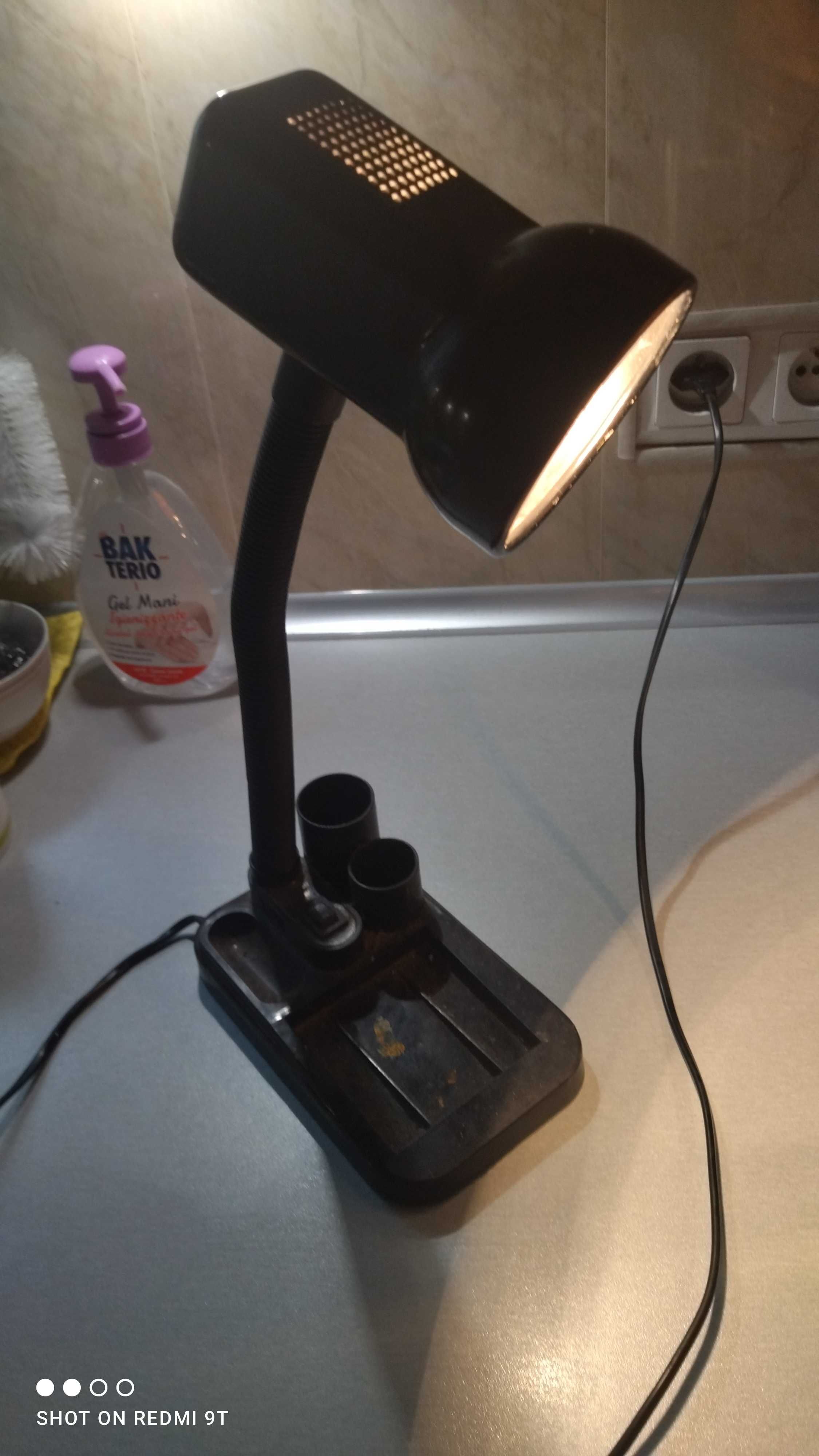 Lampka nocna regulowana