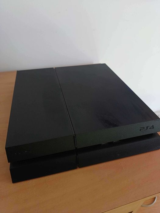 PS4 Normal (sem caixa) + 2 comandos