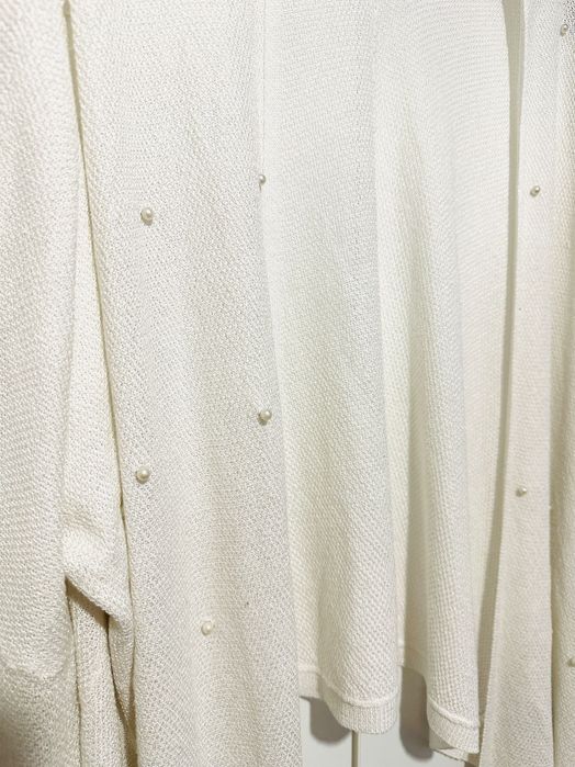 Orsay kremowa dzianinowa narzutka z perełkami