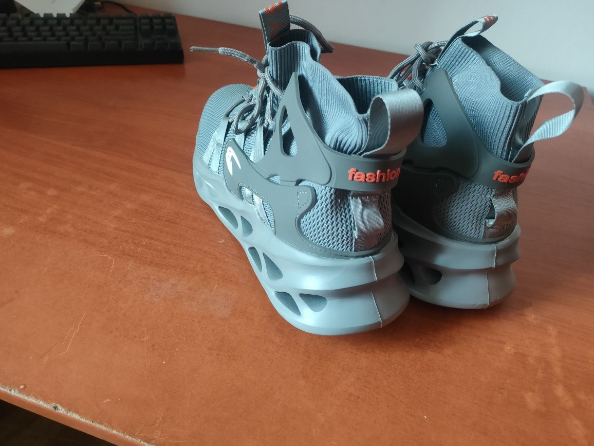 Buty robocze z metalowym noskiem