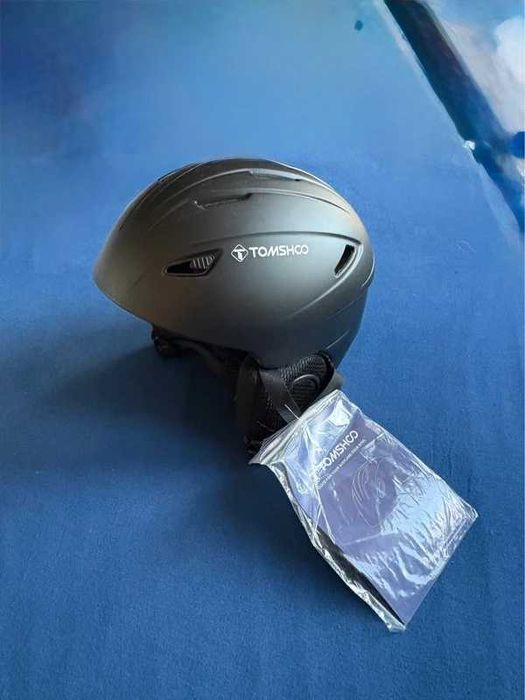 Kask narciarski ocieplany czarny tomshoo snowboard