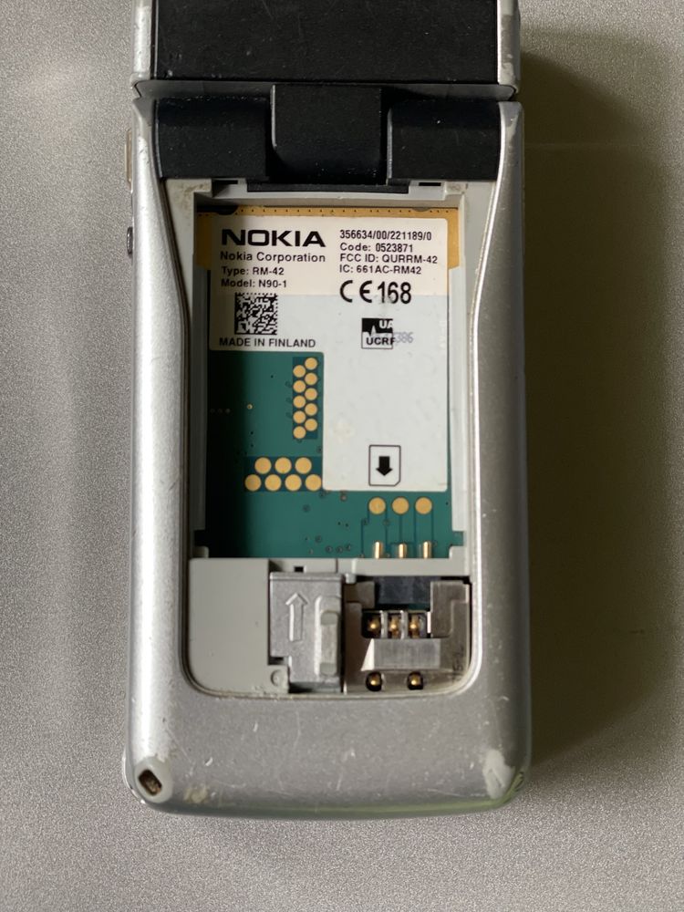 Телефон Nokia N90