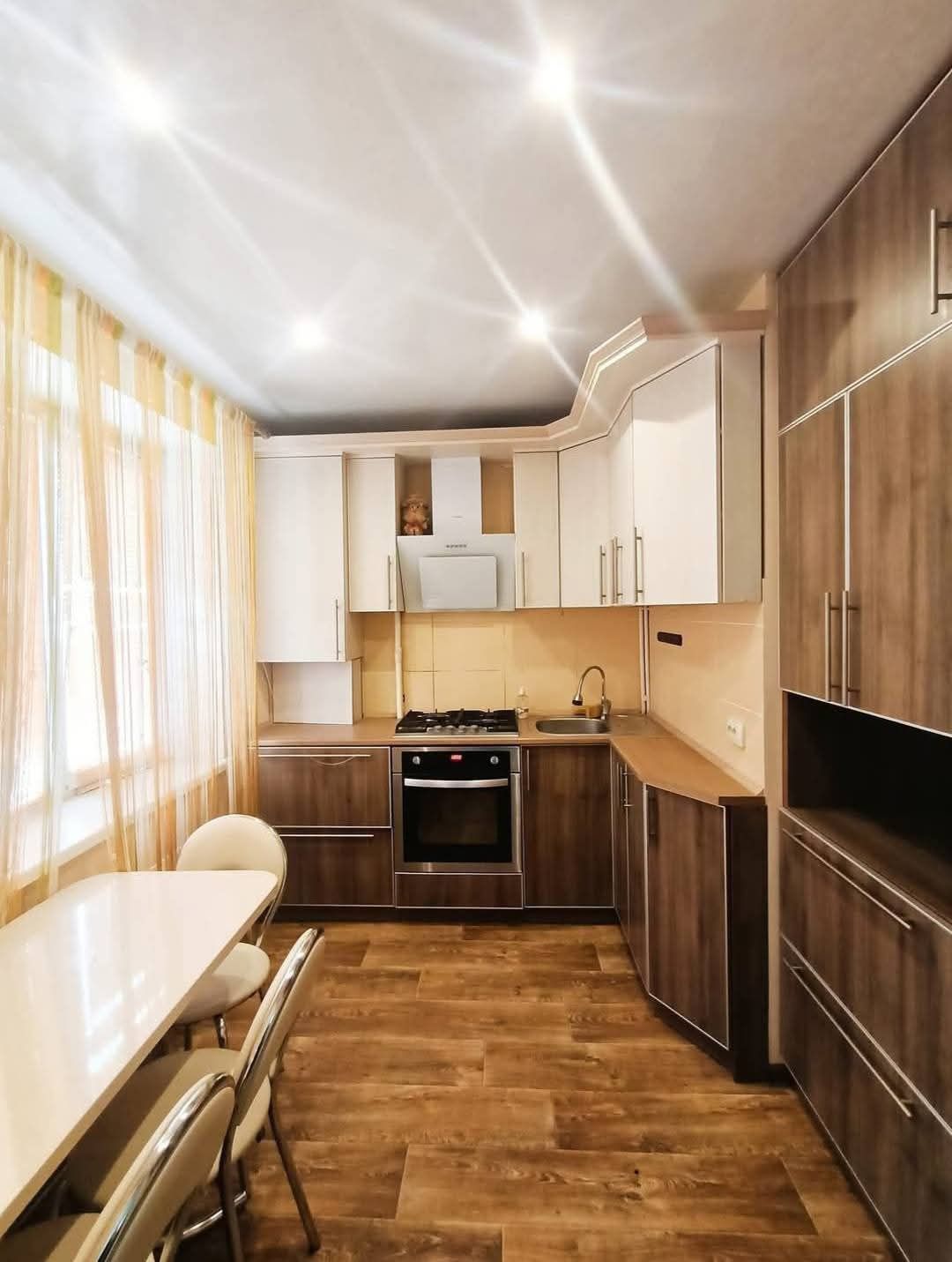 3х к.кв. з ремонтом меблі і техніка продаж
