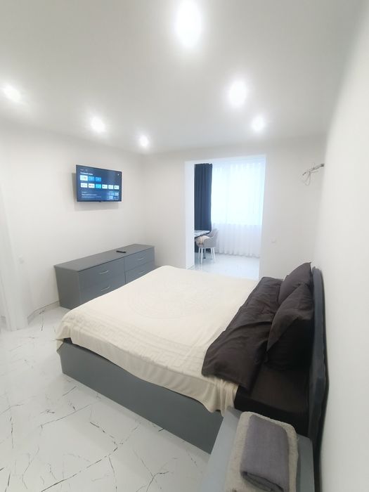 ВІЛЬНА квартира! Руська, ЦЕНТР. Новобудова подобово, погодинно!Все є!