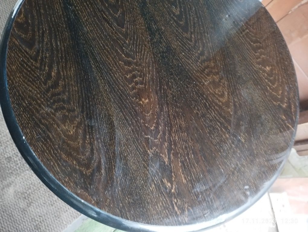 Stolik drewniany mały