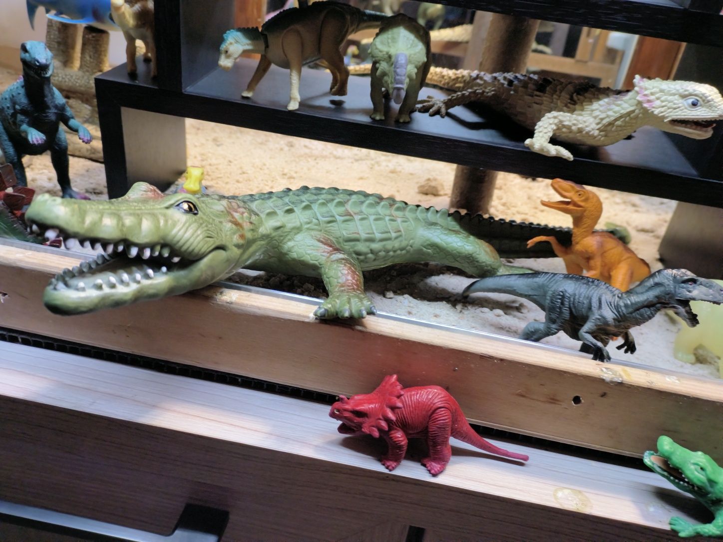Figurki Dinozaury Płazy Gady Pająki itp.