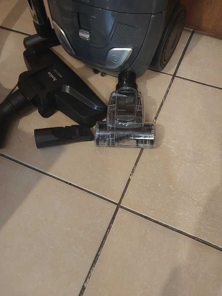 (197/N/24)Odkurzacz Amica VM 1150 Surazo Plus 900W