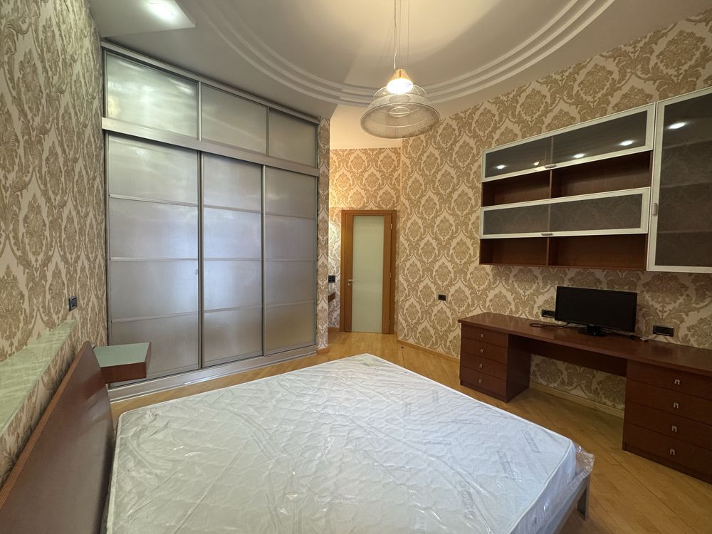 Продаю 4 комн. квартиру 140м2 ул.Сумская, 122 с автоном.отоплением